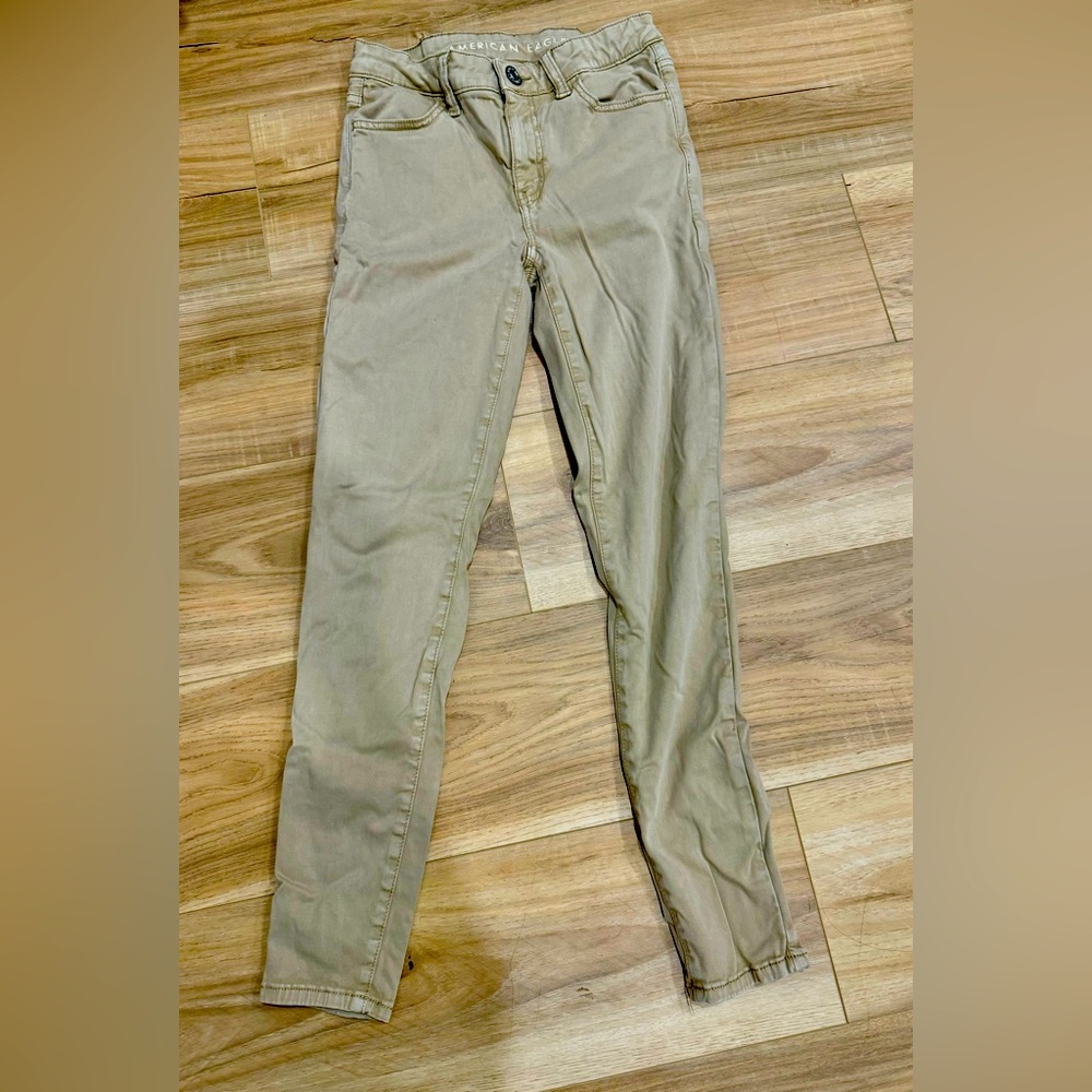 American Eagle High Waisted khaki Jeggings size 0 short.